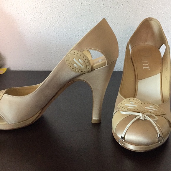 Christian Dior Satin Heels👠 - Picture 2 of 8